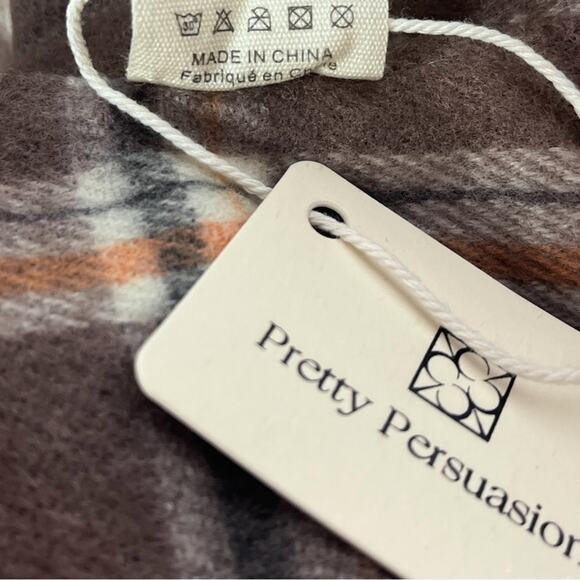 Plaid Blanket Scarf Wrap Soft Fuzzy Chocolate Brown Fringe Preppy NWT Gift Idea - Picture 6 of 9